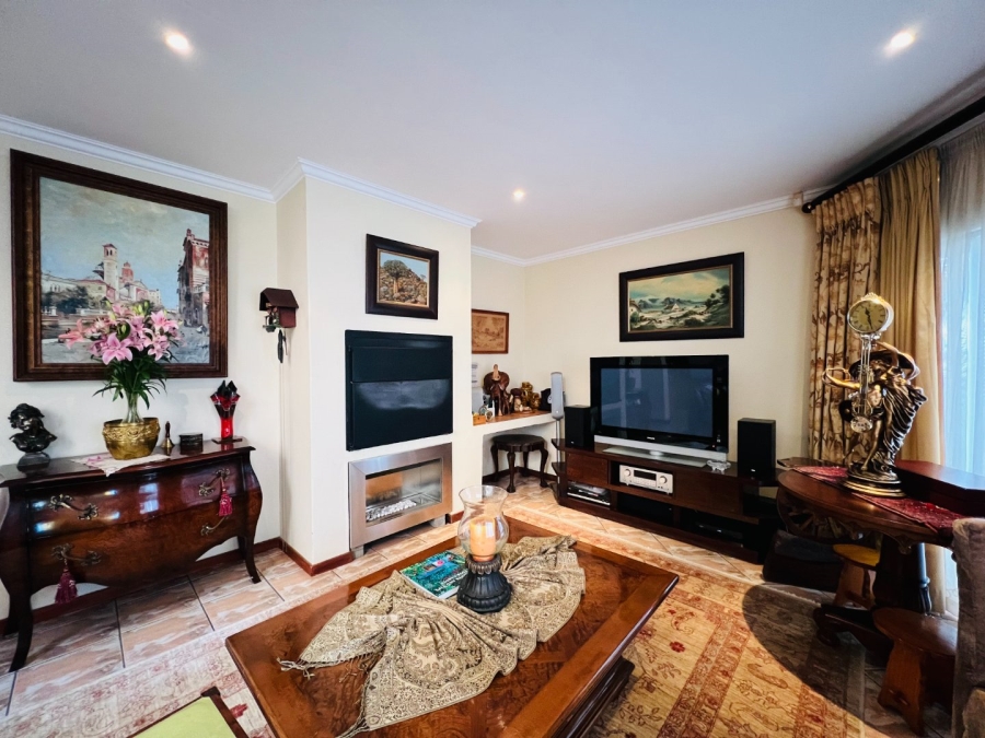 8 Bedroom Property for Sale in Rooi Rivier Rif Western Cape